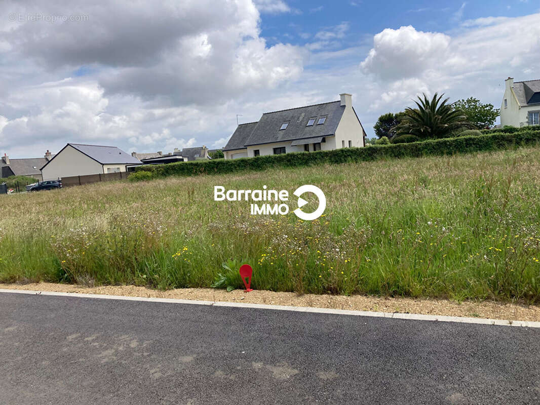 Terrain à PLOUGOULM