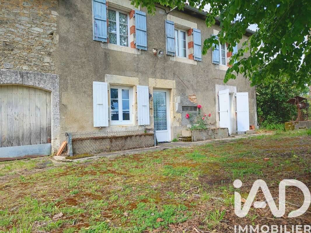 Photo 2 - Maison à ROUMAZIERES-LOUBERT