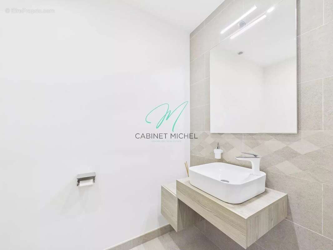 Maison à ROQUEFORT-LES-PINS