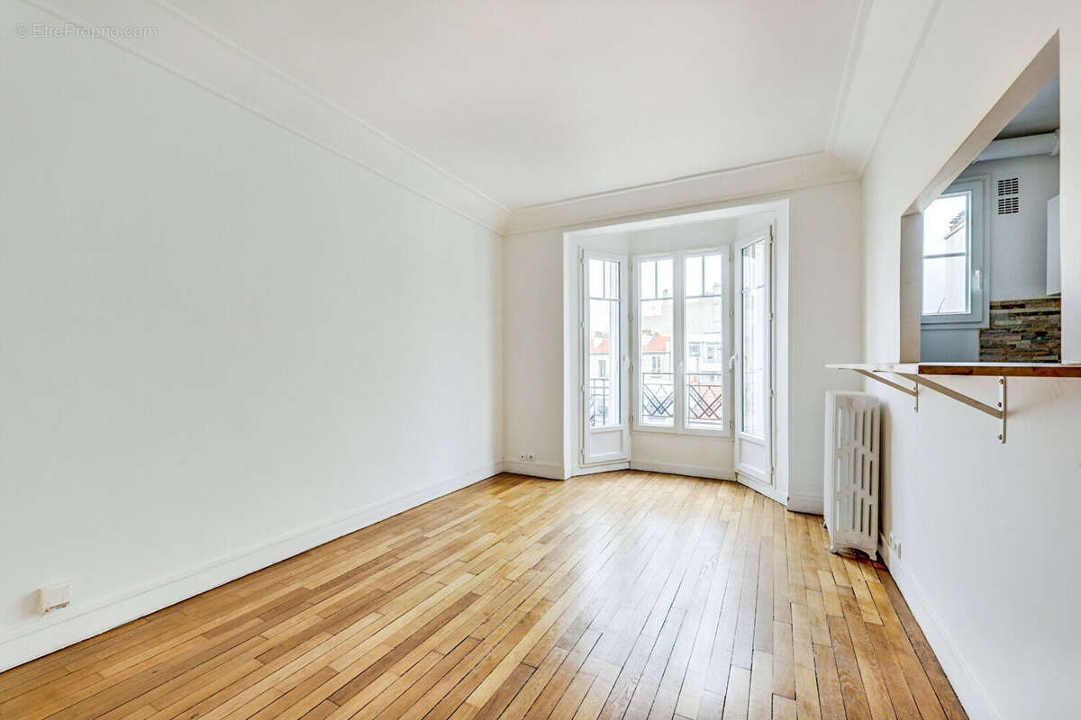 Appartement à PARIS-14E