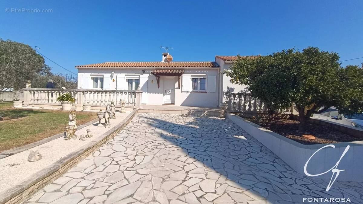 Maison à LE MUY