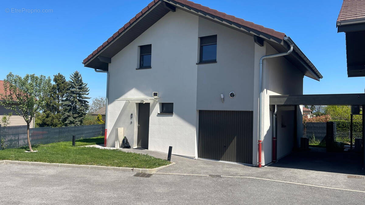 Maison à VALLEIRY