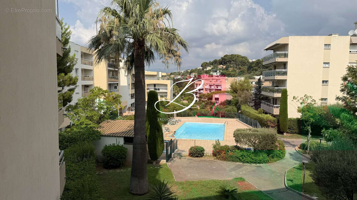 Appartement à SAINT-LAURENT-DU-VAR