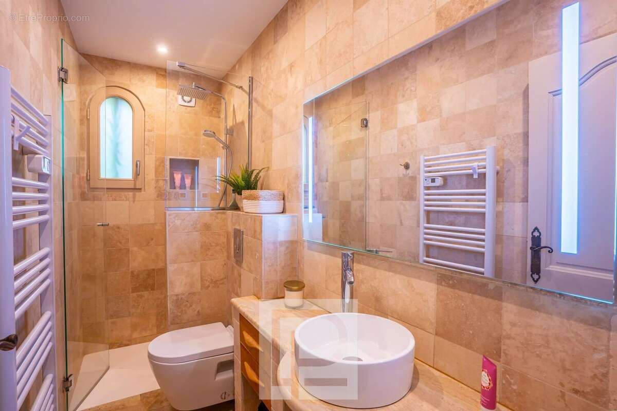 Maison à MOUGINS