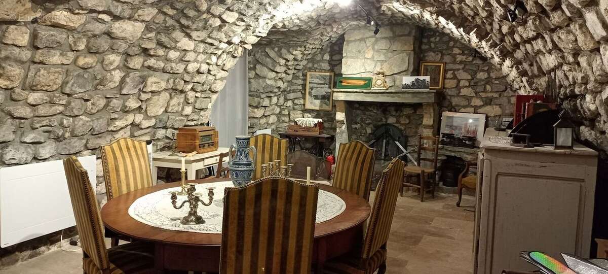 Maison à SAINT-CHRISTOL-LES-ALES