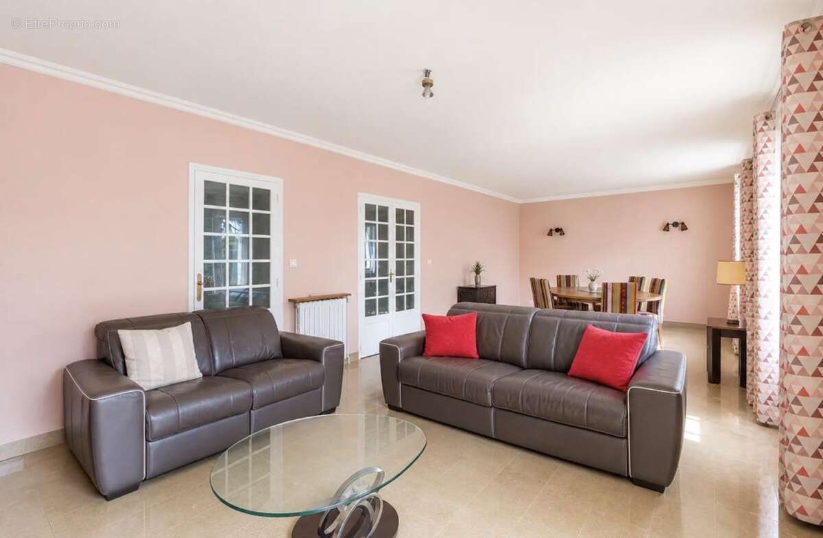 Maison 330 m² à Mions  - photo 6