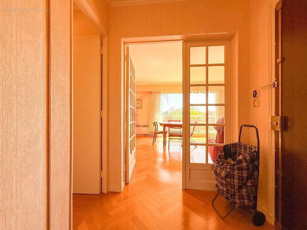 Appartement à BOURG-LA-REINE