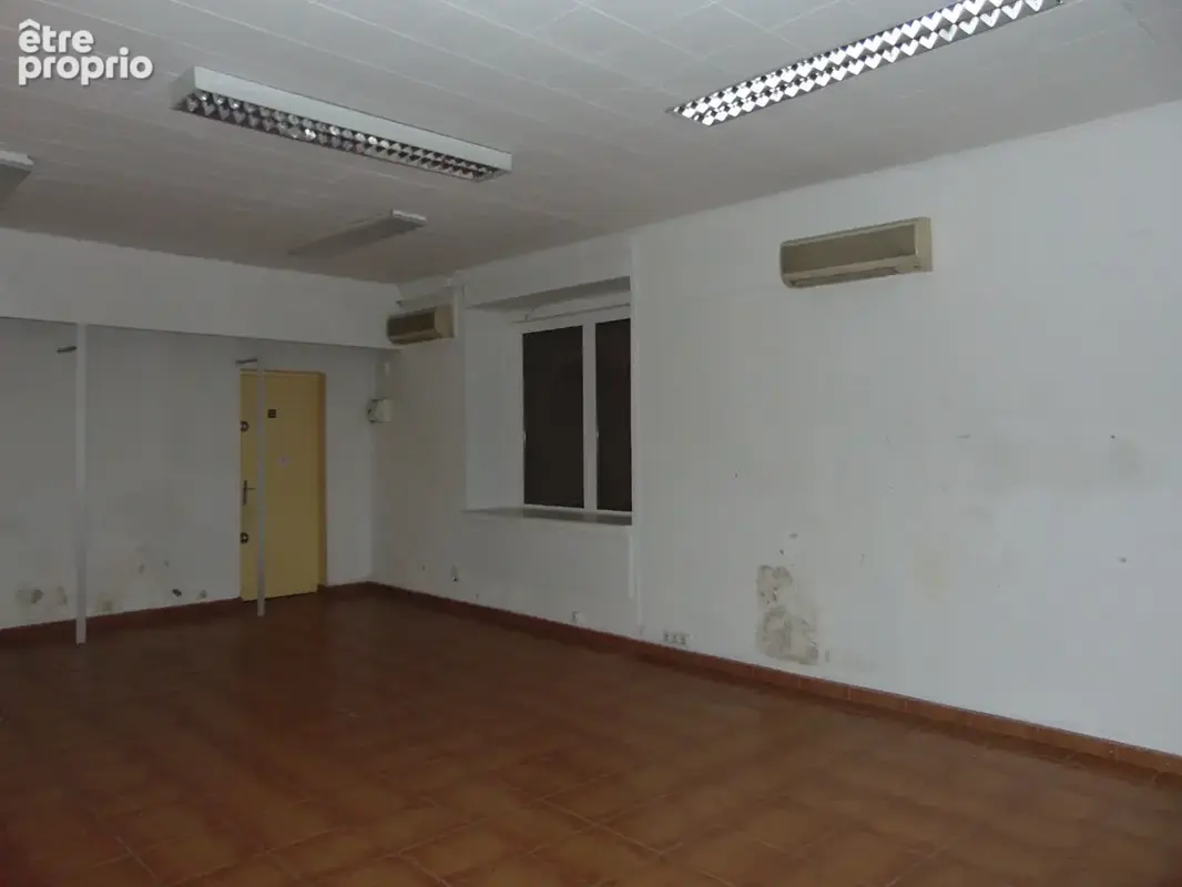 Immeuble Agde 2 appartements et 2 commerces  340 m2 - photo 5