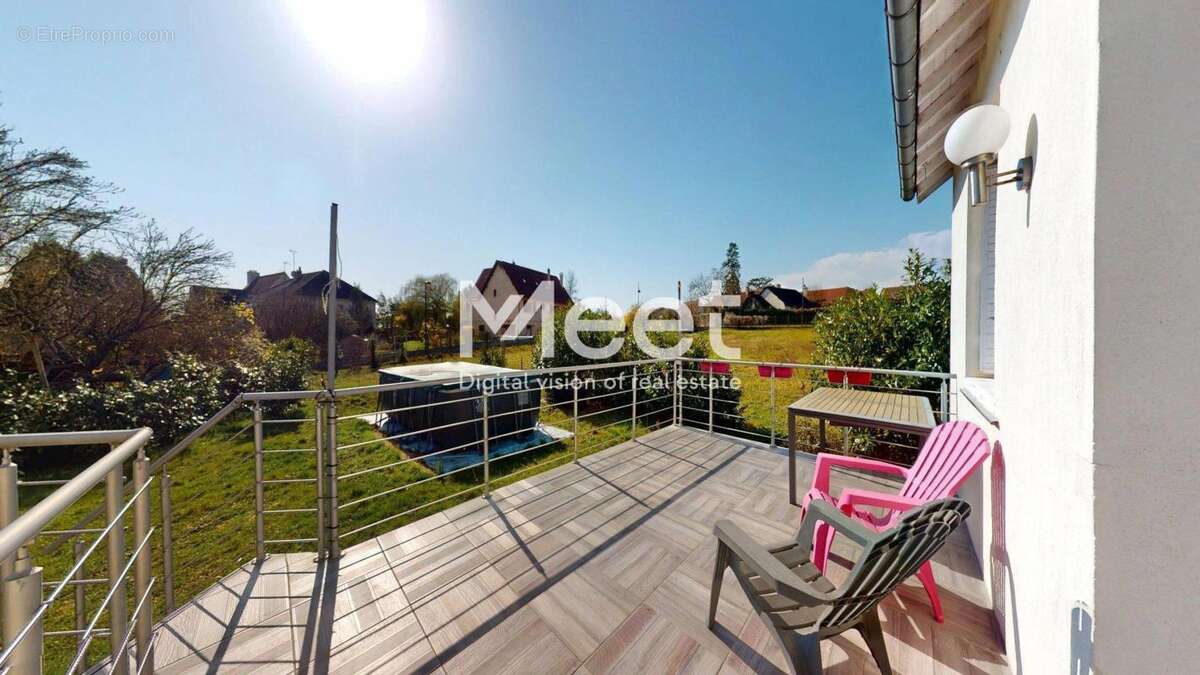 Maison à COULANGES-LA-VINEUSE