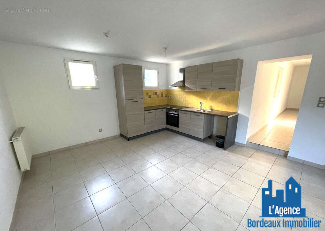 Appartement à CAMBLANES-ET-MEYNAC