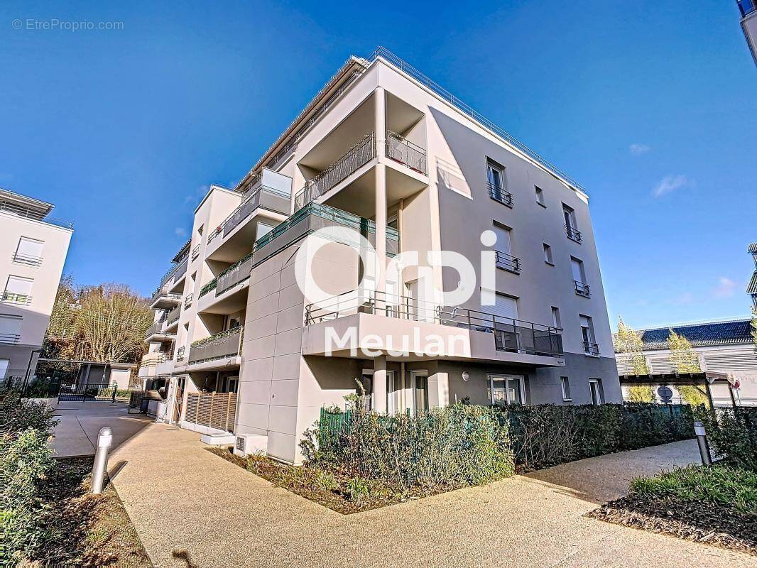 Appartement à HARDRICOURT