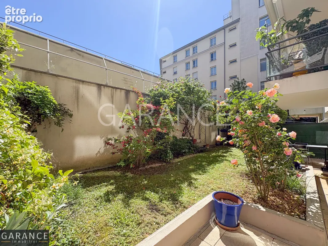 Appartement à PARIS-12E