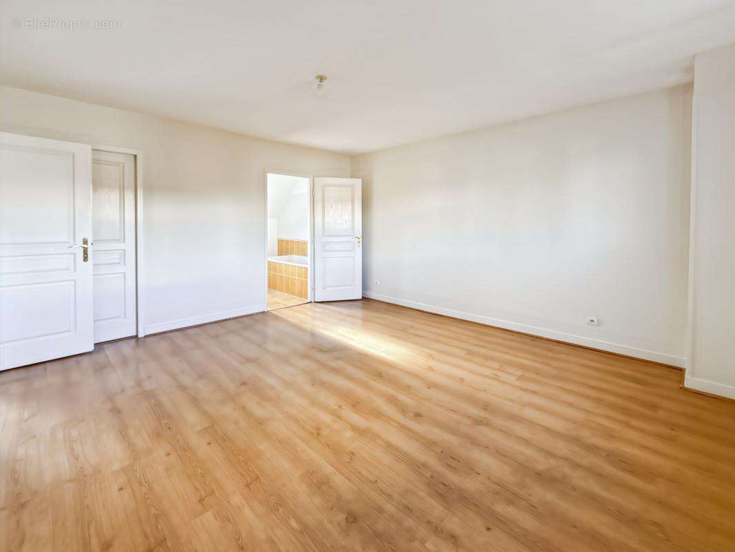 Maison à SAINT-CYR-EN-VAL