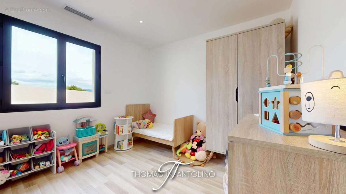 En exclusivite - plain pied - 3 chambres dont une suite parentale - climatisation gainable - garage - vue degagée - photo 13