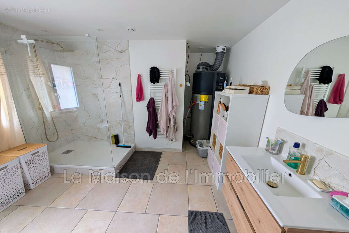 Maison à CRIQUEBEUF-SUR-SEINE