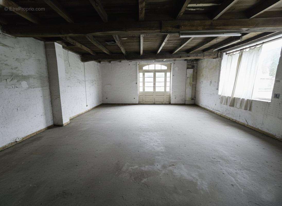 Maison à AUTHON-EBEON