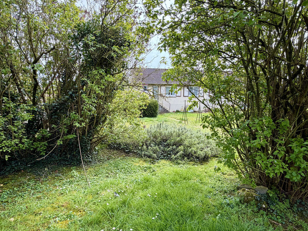 Maison à LOUAN-VILLEGRUIS-FONTAINE