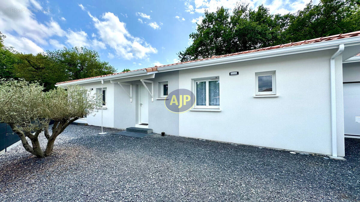 Maison à SAINT-MARTIN-DE-HINX