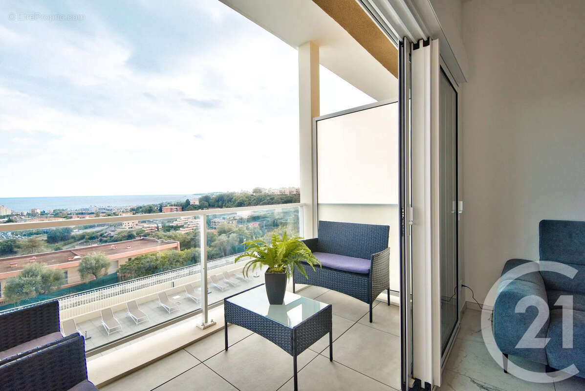 Appartement à VILLENEUVE-LOUBET