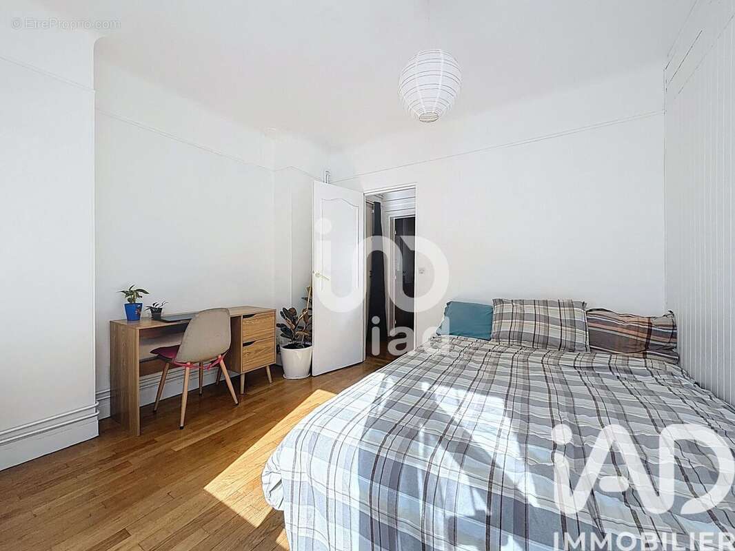 Photo 8 - Appartement à COURBEVOIE