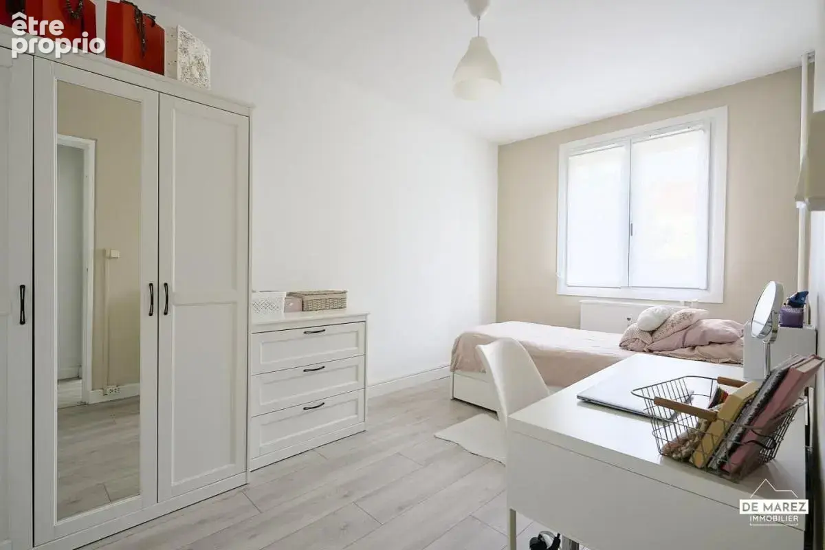 Exclusivite : t3 renove avec parking au pied du metro et des commerces ! - photo 5