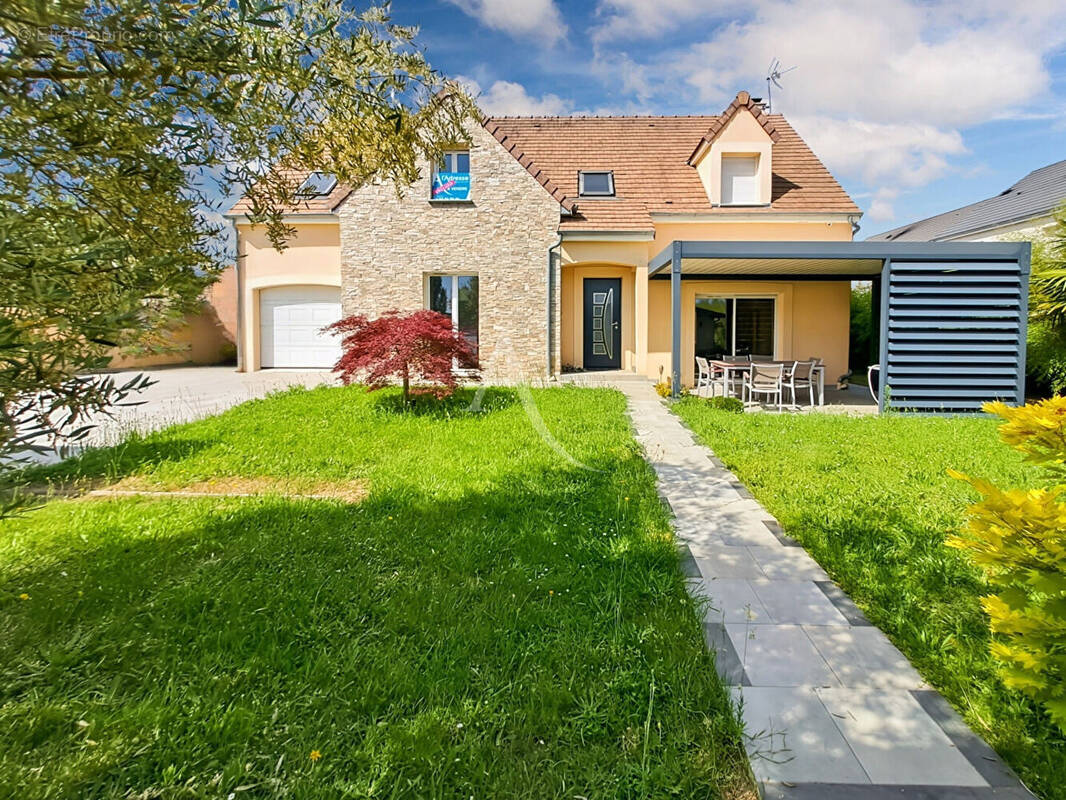 Maison à OLLAINVILLE
