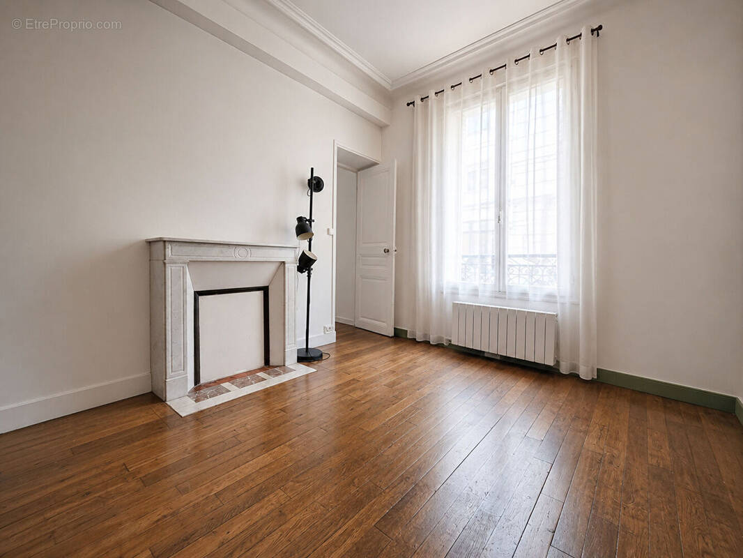 Appartement à LEVALLOIS-PERRET