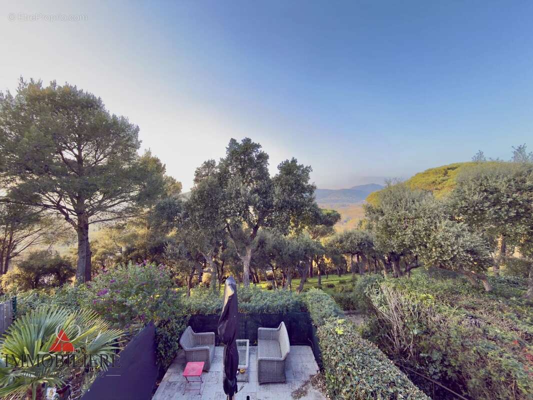 Appartement à COGOLIN