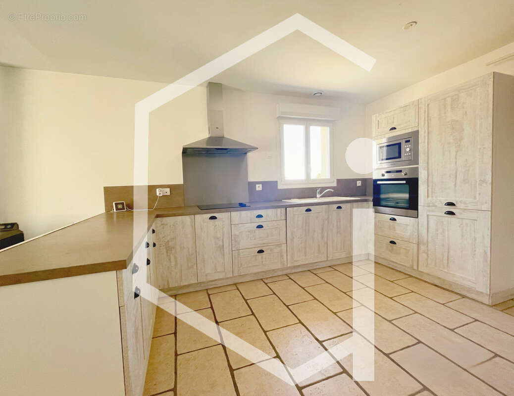 Maison à LA CHARITE-SUR-LOIRE