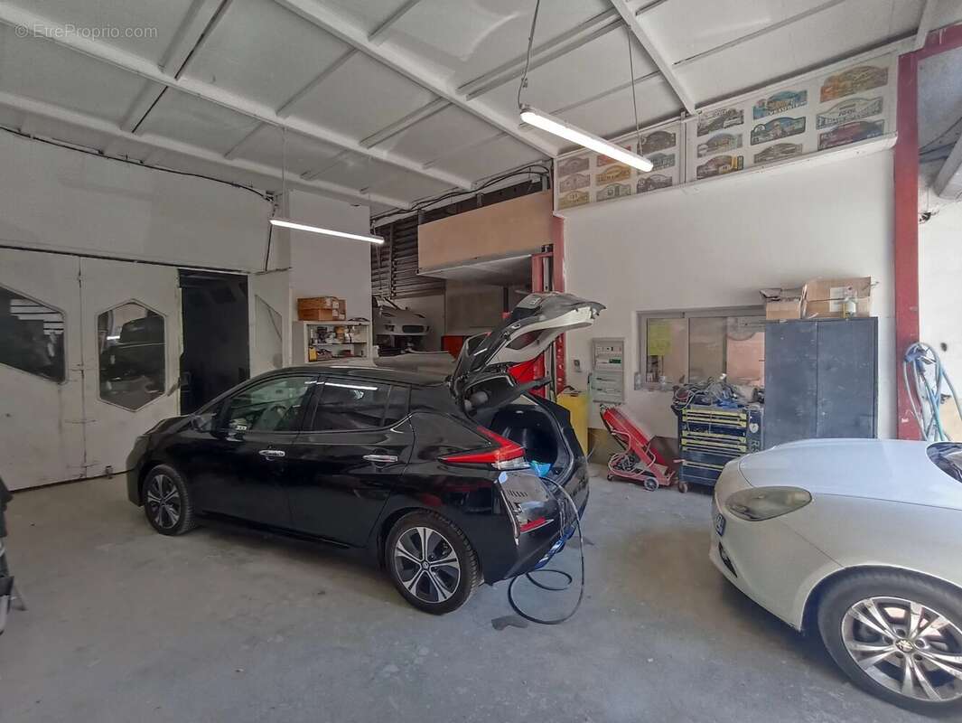 Local Commercial 135 m² Z.I - photo 2