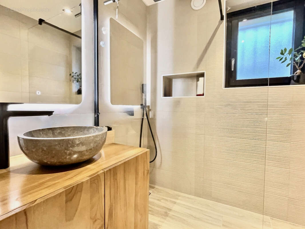 Appartement à DIVONNE-LES-BAINS