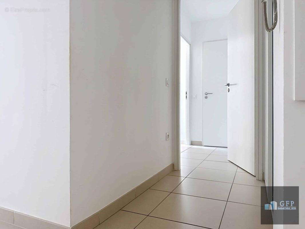 Appartement à BORMES-LES-MIMOSAS