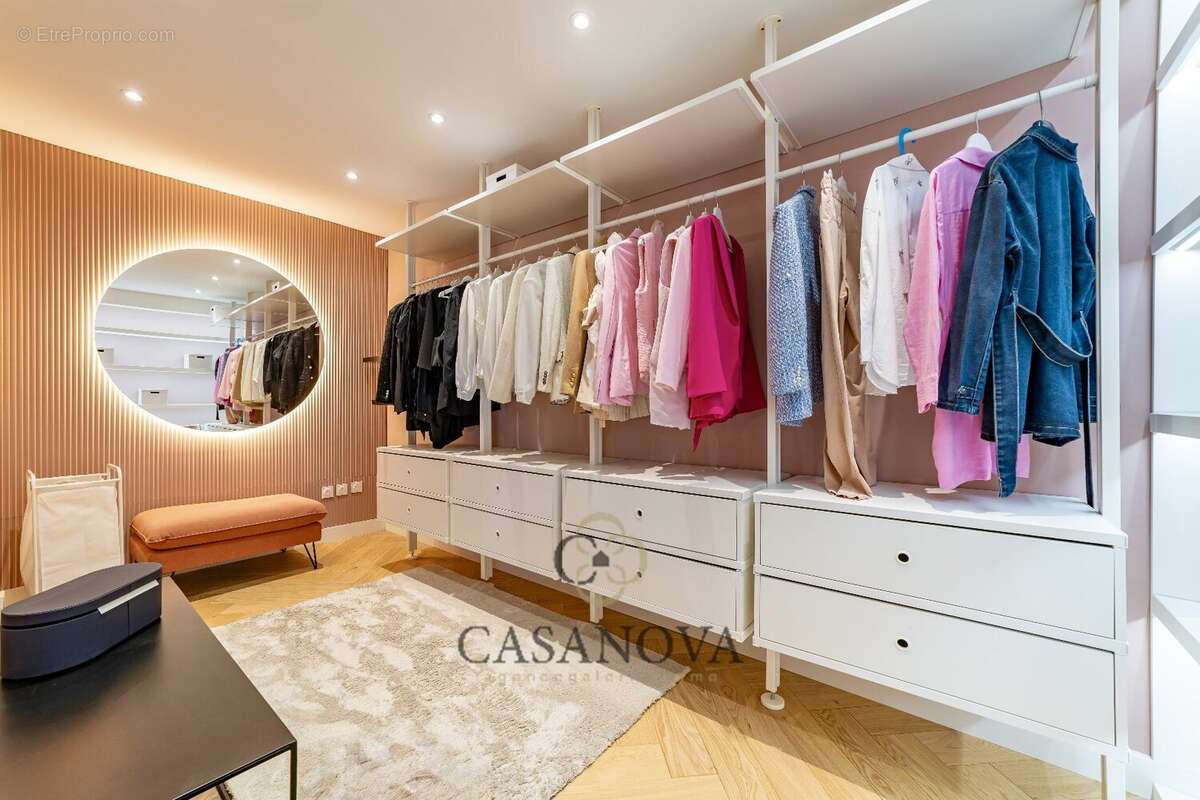 Maison à SAINT-CLEMENT-DE-RIVIERE