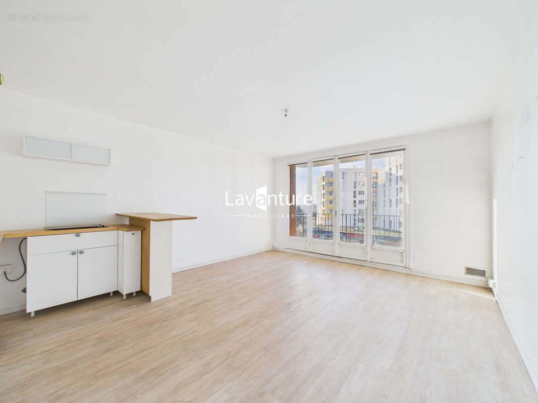 Appartement à FRESNES