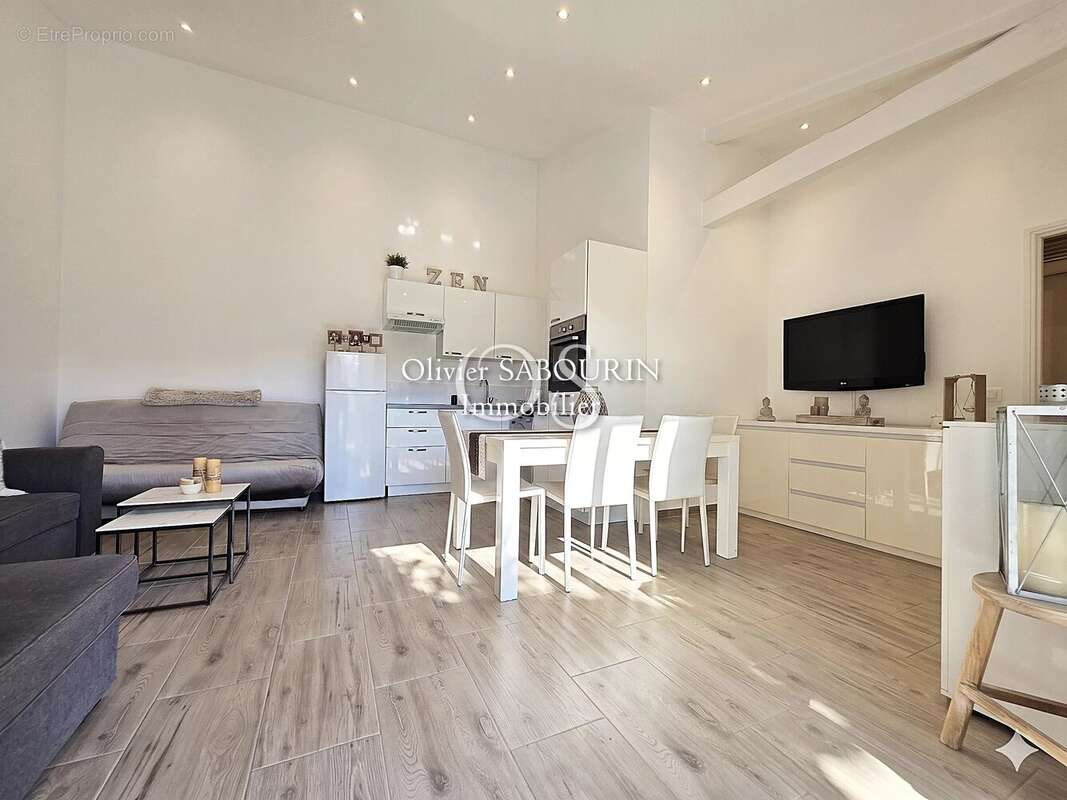Appartement à ROQUEBRUNE-SUR-ARGENS