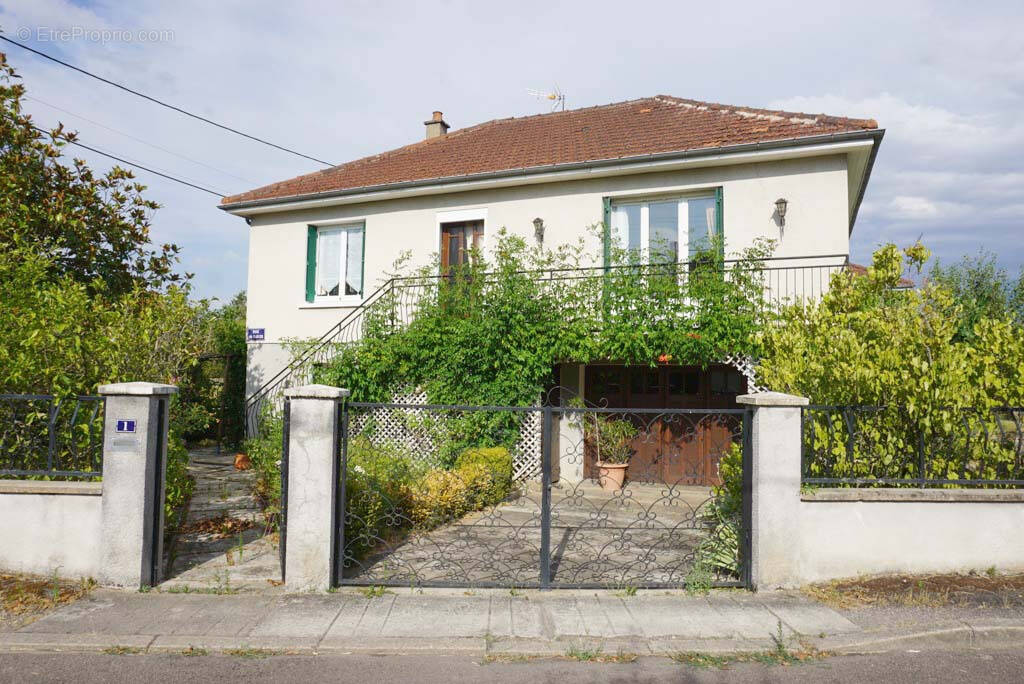 Maison à PARAY-LE-MONIAL