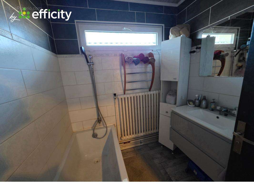 Maison à AULNOYE-AYMERIES