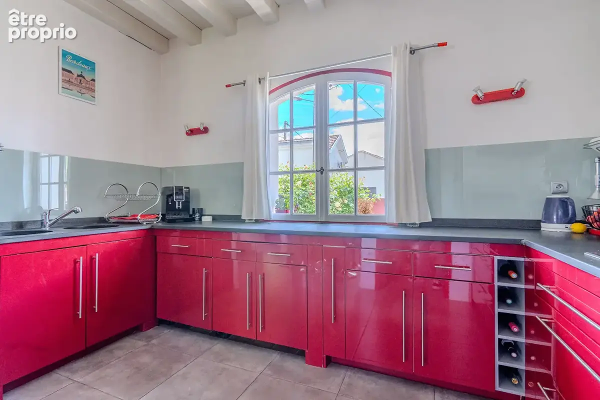 Bègles Proche Barrière - Maison de 188m² avec jardin et garage - photo 8