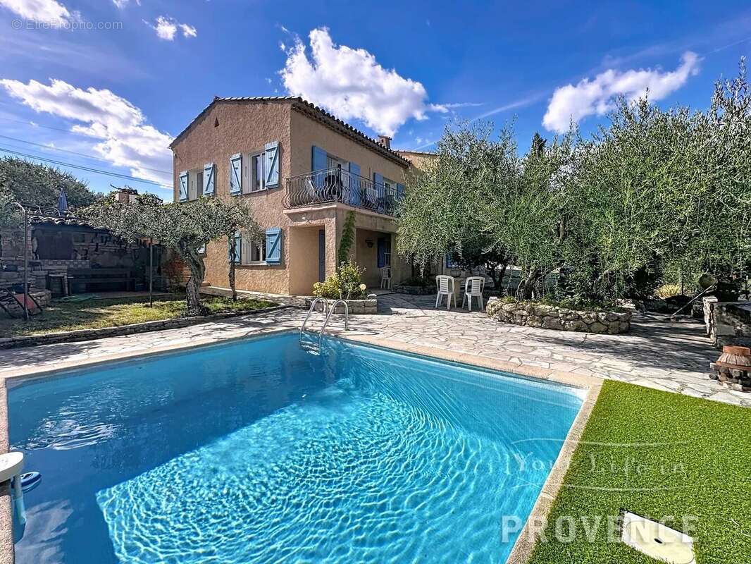 Villa provençale avec vue panoramique à pieds du village - photo 2