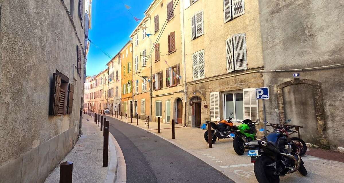 SIGNES-APPARTEMENT TYPE 2-A VENDRE-1 - Appartement à SIGNES