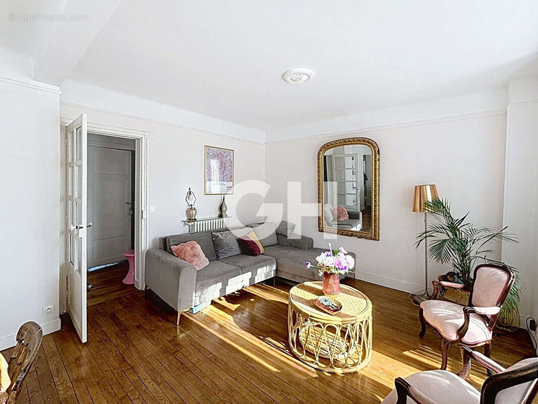 Appartement à PARIS-12E