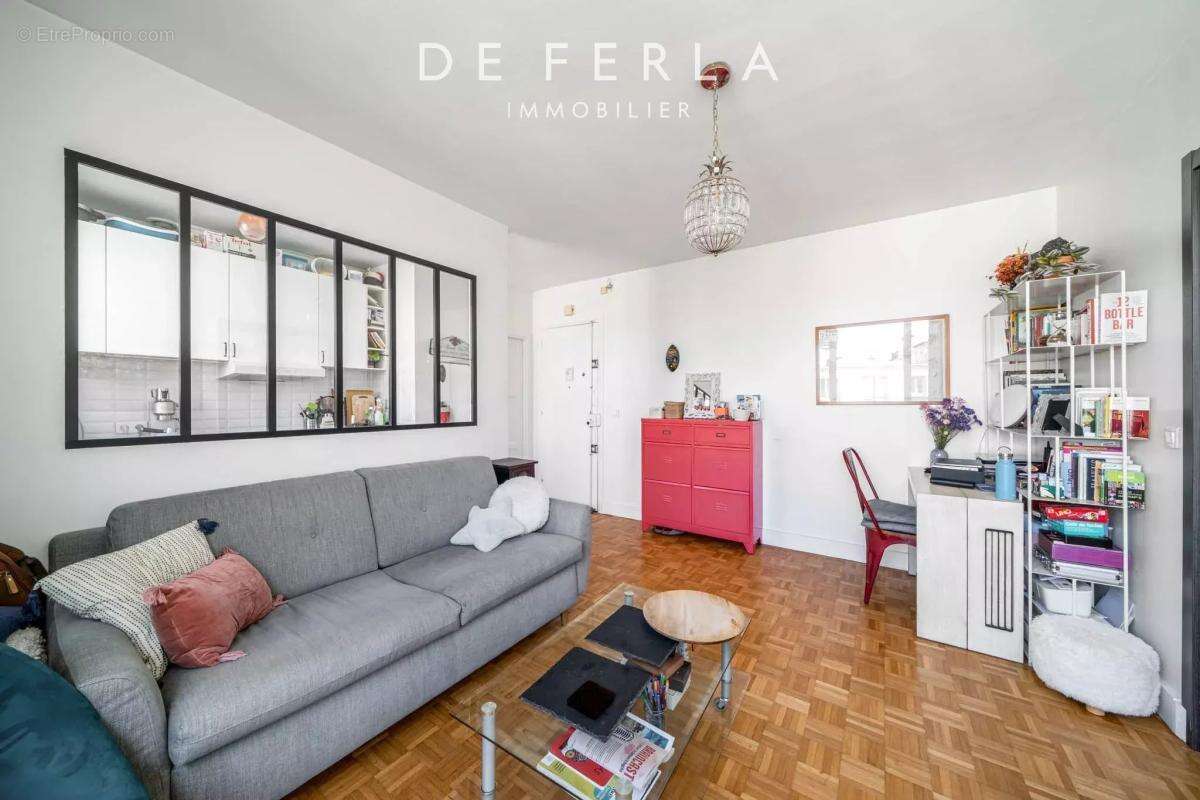 Appartement à PARIS-14E