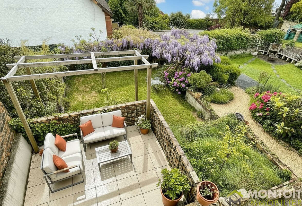 Maison à THIAIS