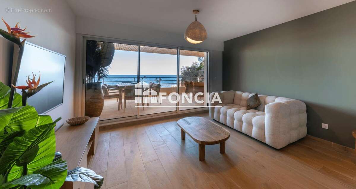 Appartement à SAINT-RAPHAEL
