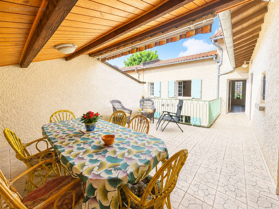 Maison à CHASSELAY