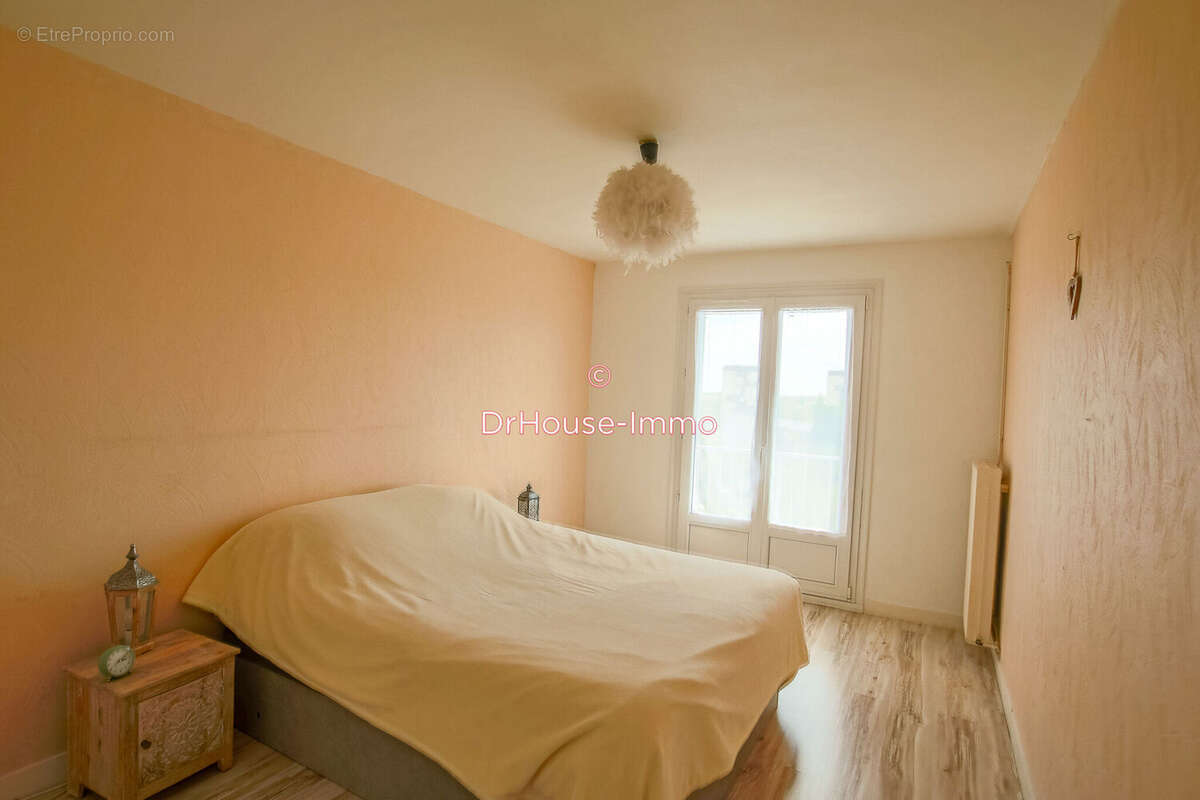 Appartement 79 m² à Luce  - photo 17