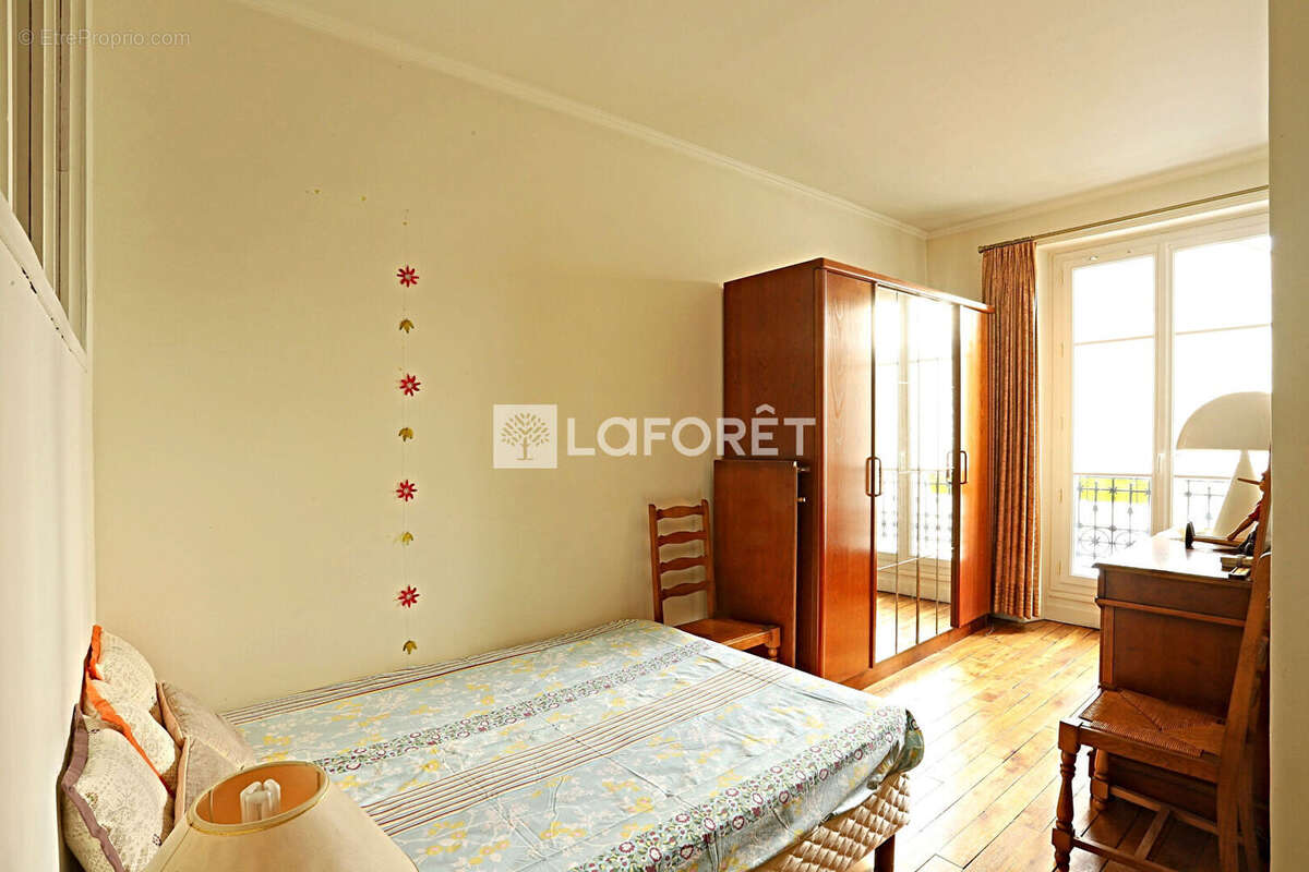 Appartement à PARIS-14E