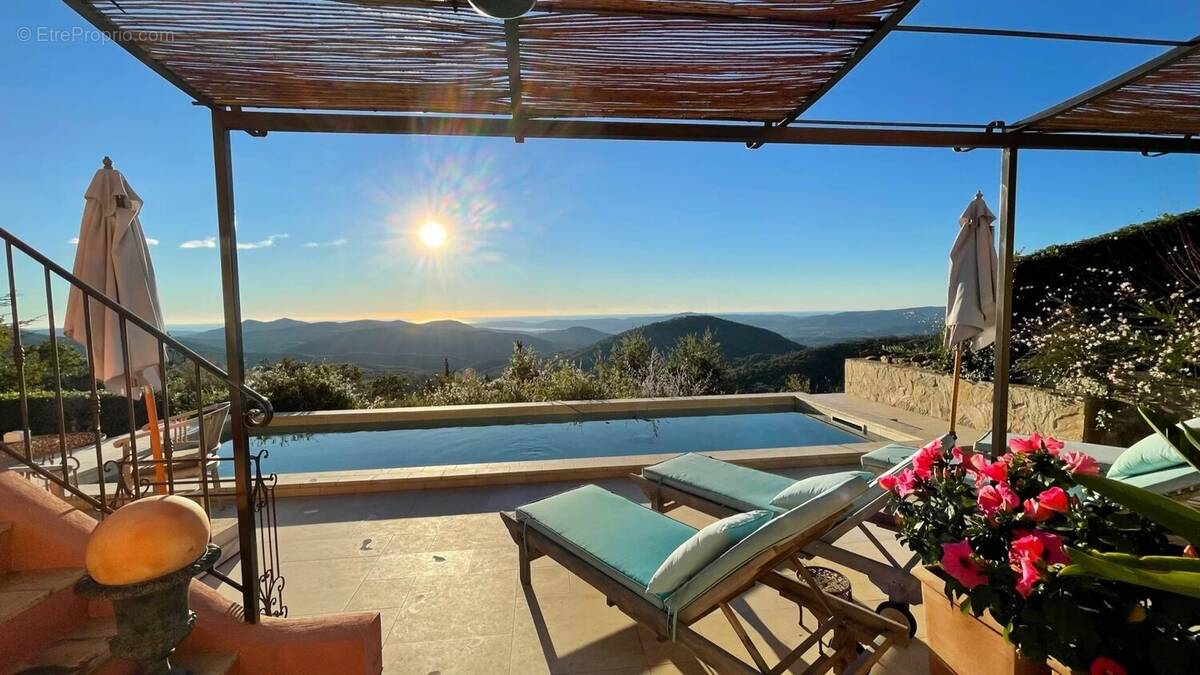 Maison à LA GARDE-FREINET