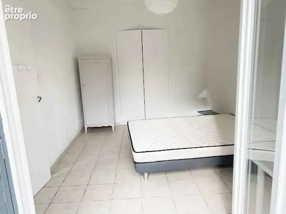 Avignon Intra-Muros, au calme. Appartement P3 avec grand Balcon - photo 8