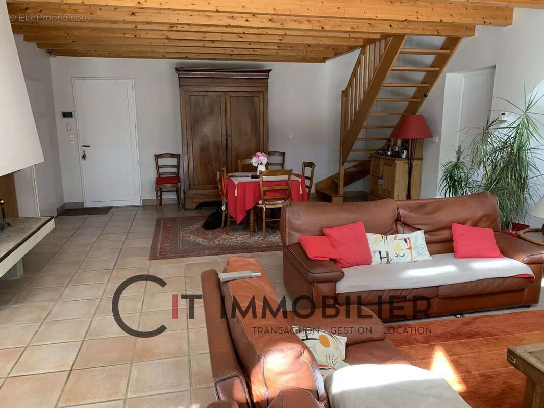 Maison à LA TOUR-DU-PIN